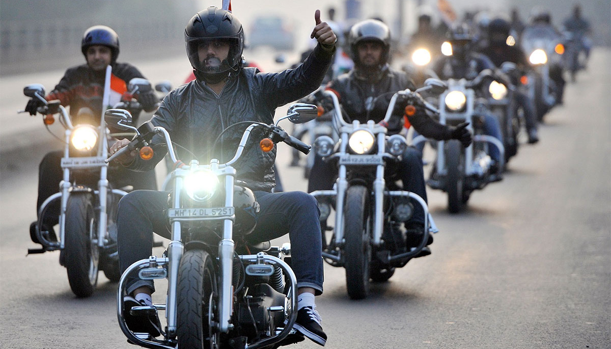 motorcycle-group-ride